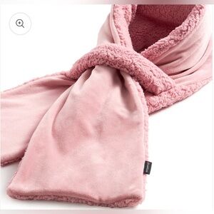 NWT Cuddl Duds pink velour pull through scarf with a plush fleece interior